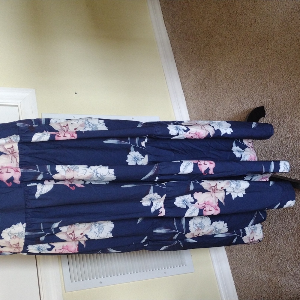 Dress - Picture 4 of 6